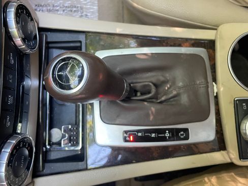 Used 2014 Mercedes-Benz C 300 4MATIC Sedan image 2
