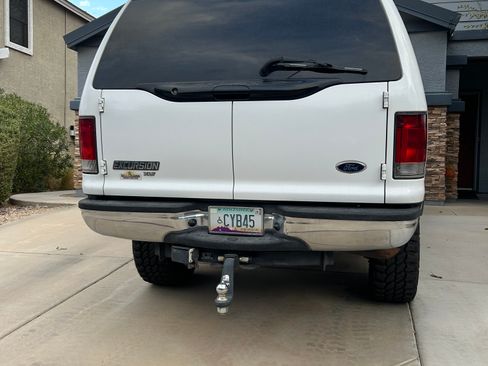 Used 2005 Ford Excursion XLT AWD/4WD image 6