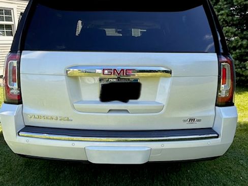 Used 2015 GMC Yukon XL Denali w/ Open Road Package AWD/4WD image 10