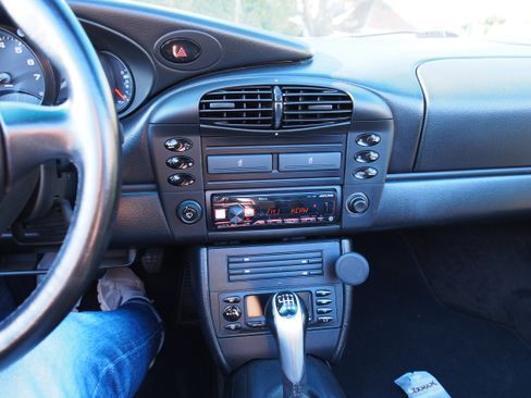 Used 2001 Porsche 911 Cabriolet image 14