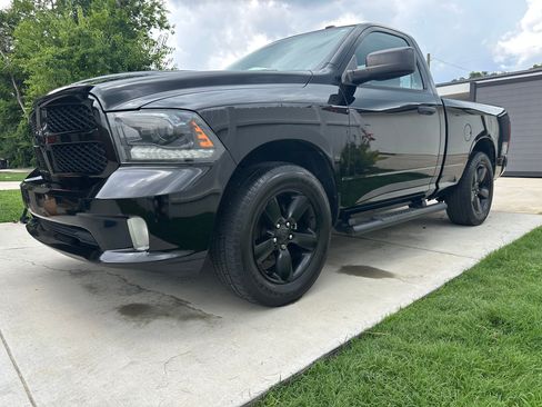 Used 2015 RAM 1500 Express w/ Black Ram 1500 Express Group image 6