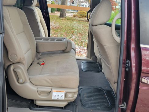 Used 2012 Honda Odyssey EX image 10