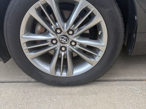 Used 2017 Toyota Camry SE FWD image 25
