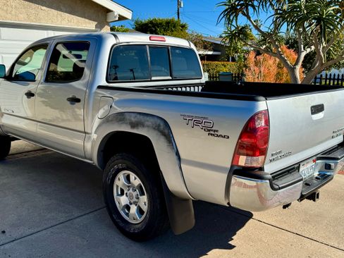 Used 2006 Toyota Tacoma PreRunner image 8