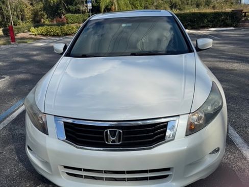 Used 2010 Honda Accord EX-L image 1