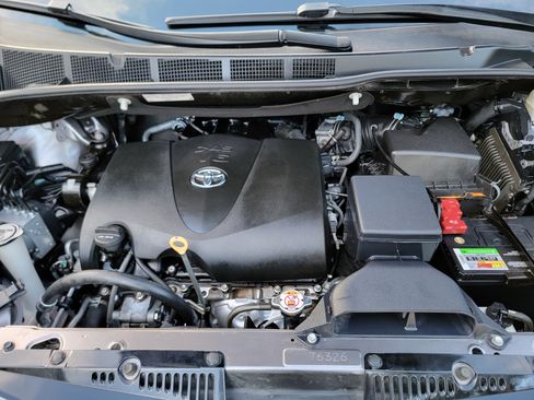Used 2019 Toyota Sienna SE Premium image 18