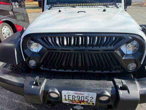 Used 2017 Jeep Wrangler Unlimited Sport w/ Quick Order Package 24S image 12