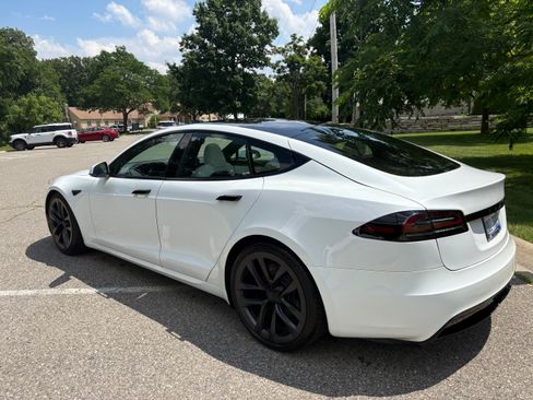 Used 2023 Tesla Model S Standard Range image 6