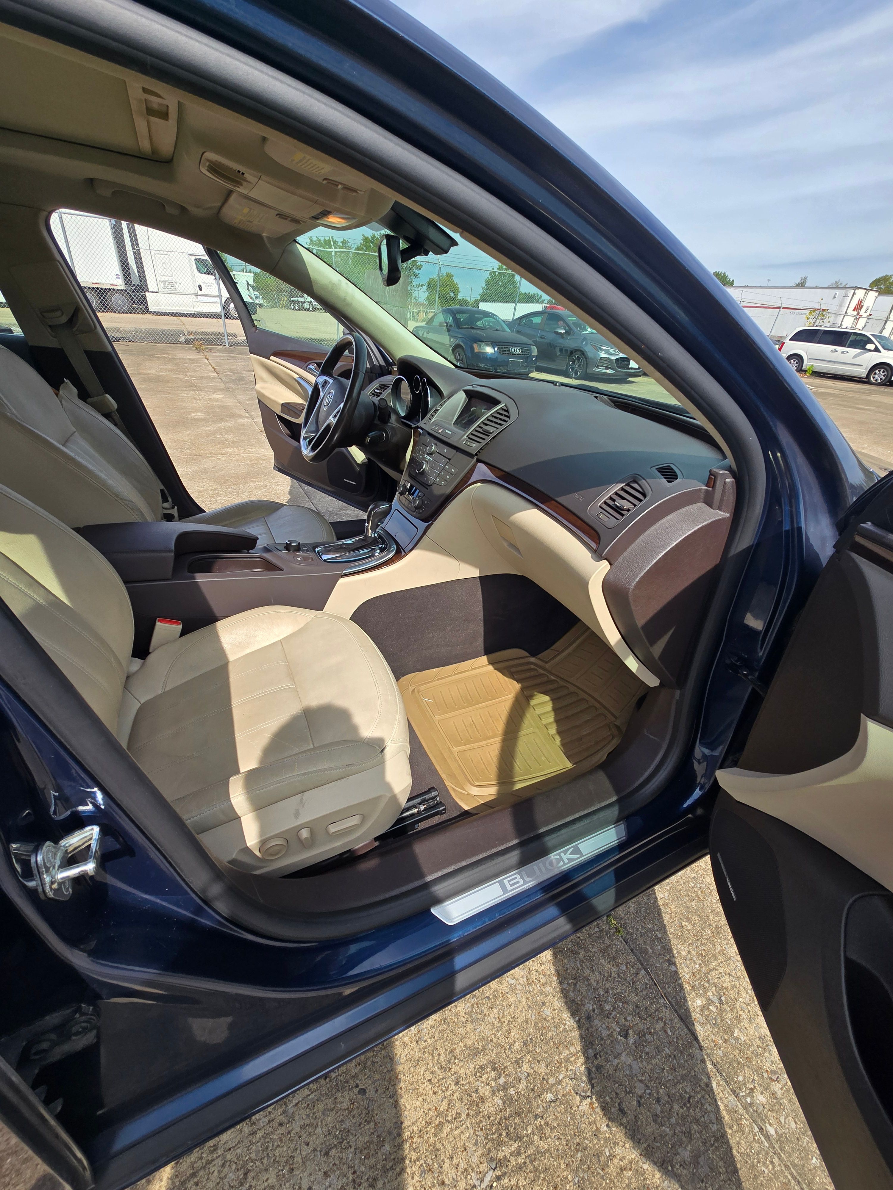 Used 2011 Buick Regal CXL w/ RL6 Preferred Equipment Group FWD image 12