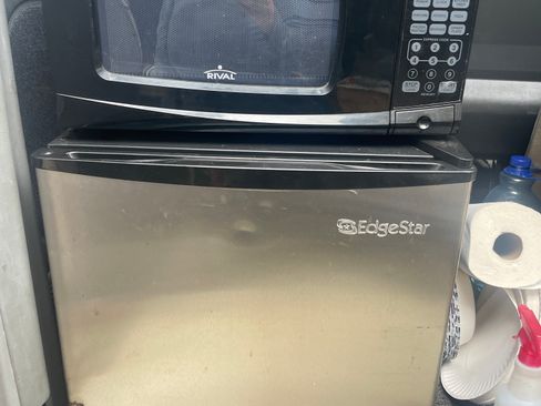 Used 2004 Dodge Sprinter 2500 w/ Cooling Group RWD image 11