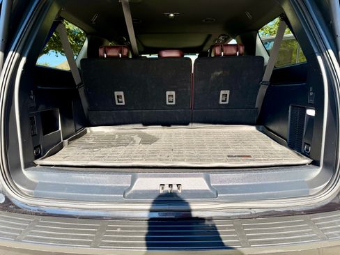 Used 2022 Ford Expedition Max Limited image 11