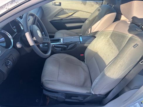Used 2010 Ford Mustang Coupe image 6