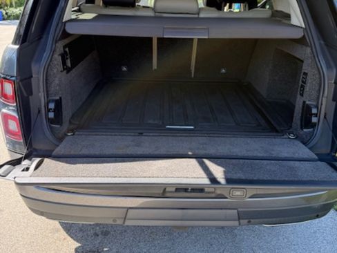 Used 2019 Land Rover Range Rover HSE image 12
