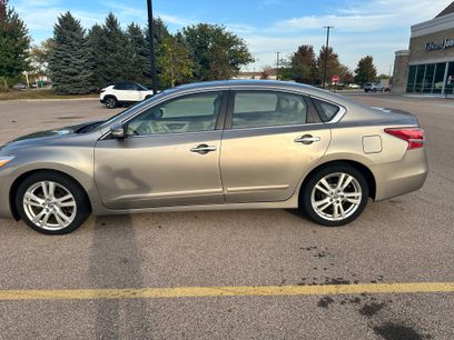 Used 2013 Nissan Altima 3.5 SV