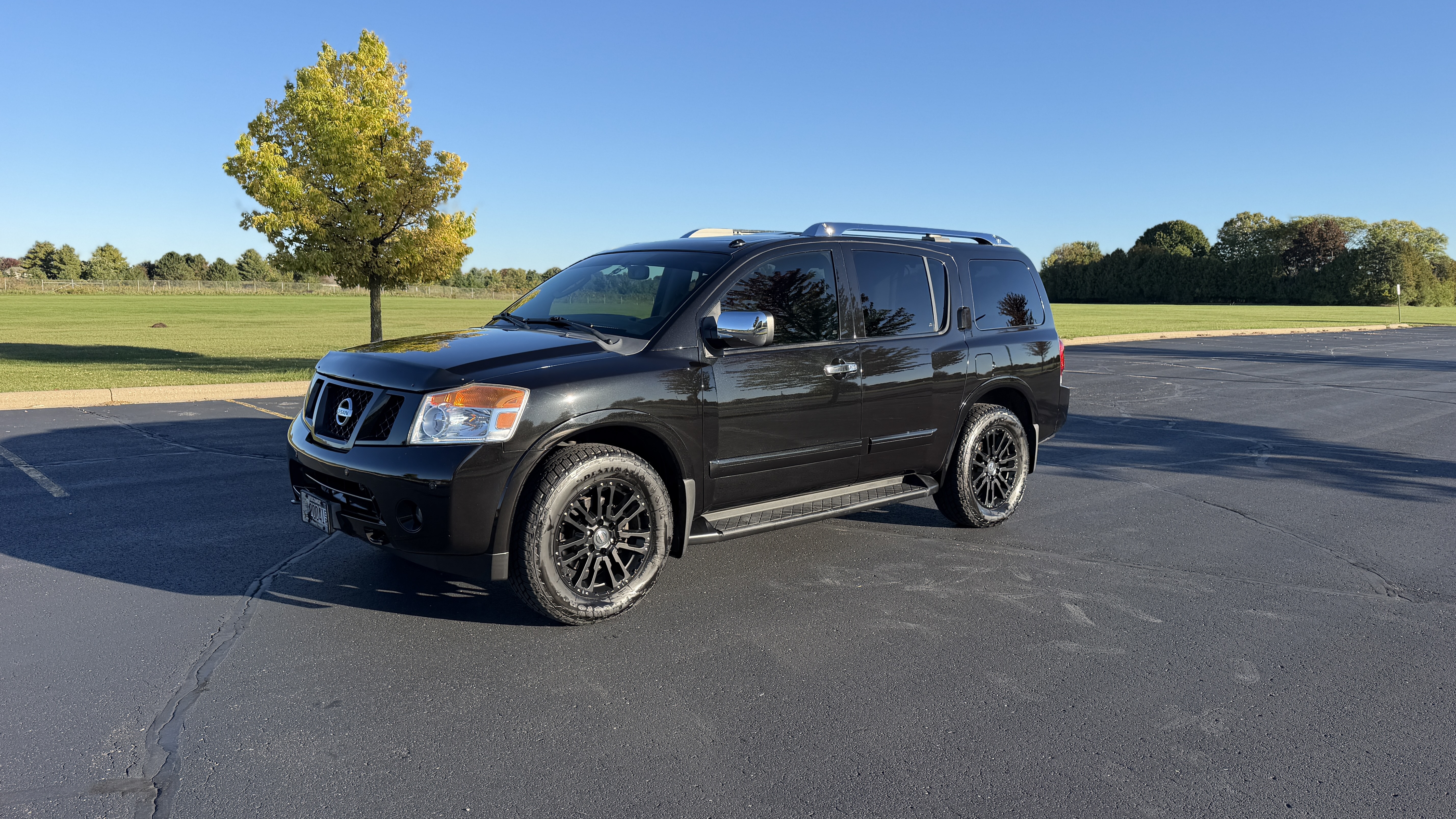 Used 2012 Nissan Armada Platinum AWD/4WD image 2