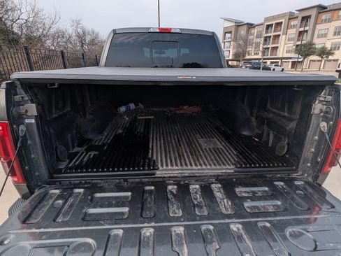 Used 2015 Ford F150 Lariat image 15