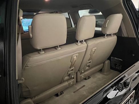 Used 2009 Toyota Land Cruiser image 8