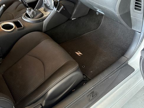 Used 2014 Nissan 370Z Coupe w/ Sport Package image 6