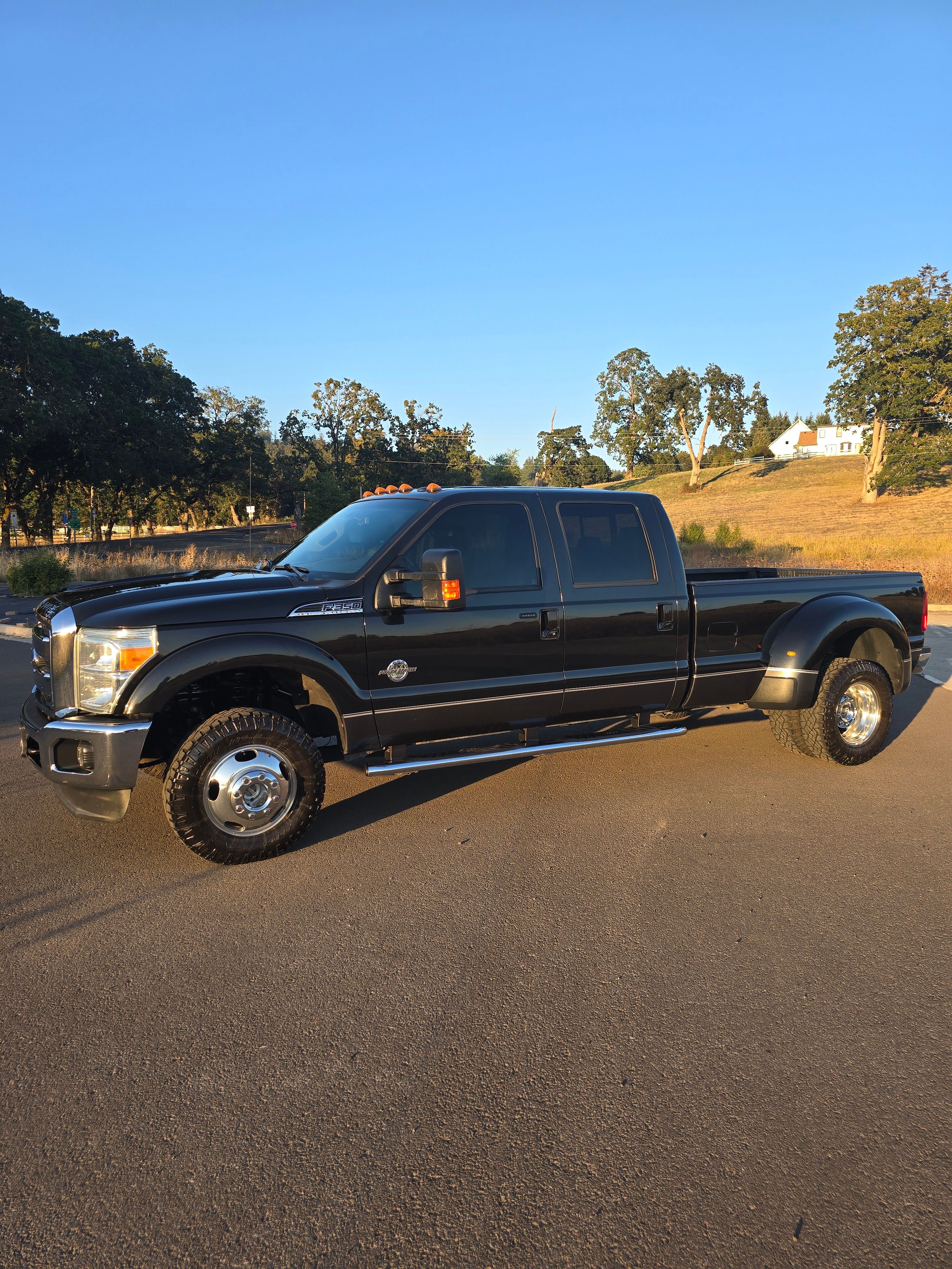 Used 2015 Ford F350 Lariat w/ Lariat Interior Package AWD/4WD image 12