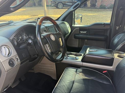 Used 2007 Lincoln Mark LT 2WD image 11