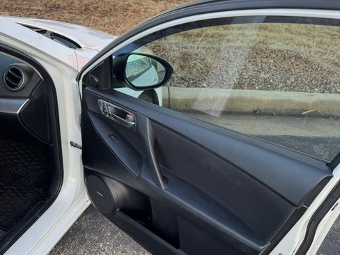 Used 2011 MAZDA MAZDA3 i Touring image 23