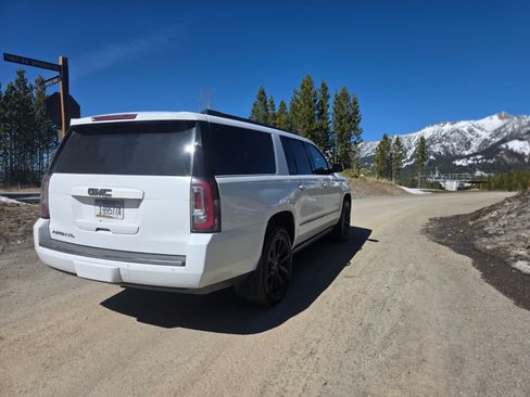 Used 2019 GMC Yukon XL Denali image 6