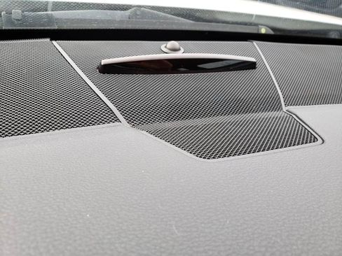 Used 2013 Mercedes-Benz E 550 E 550 4MATIC Sedan 4D image 12