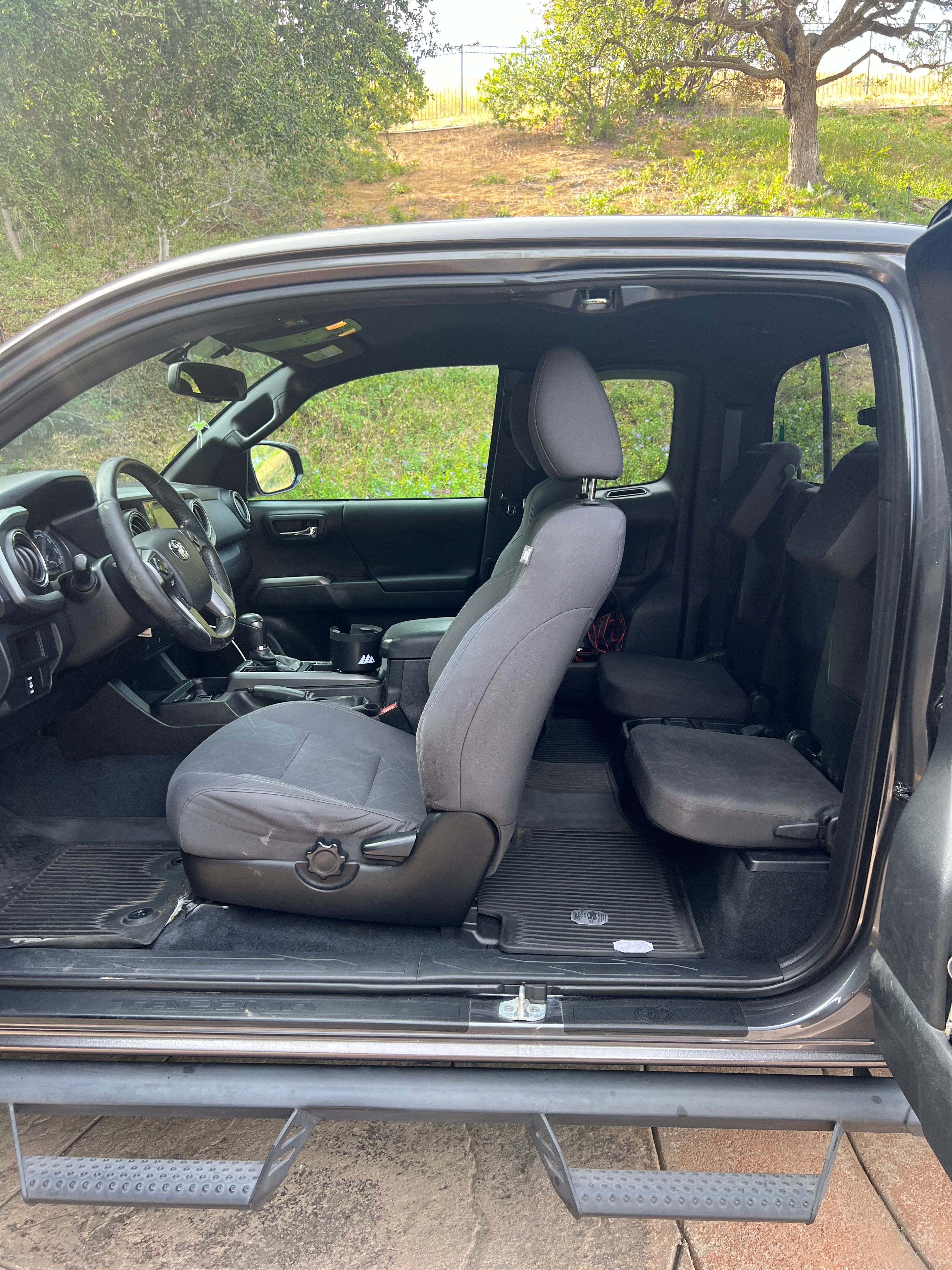 Used 2016 Toyota Tacoma TRD Sport w/ Towing Package RWD image 13