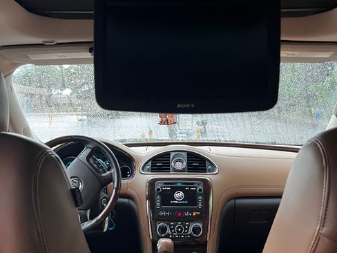 Used 2014 Buick Enclave Leather FWD image 2