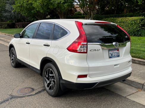 Used 2016 Honda CR-V SE image 2