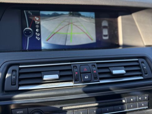 Used 2011 BMW 550i Sedan image 10