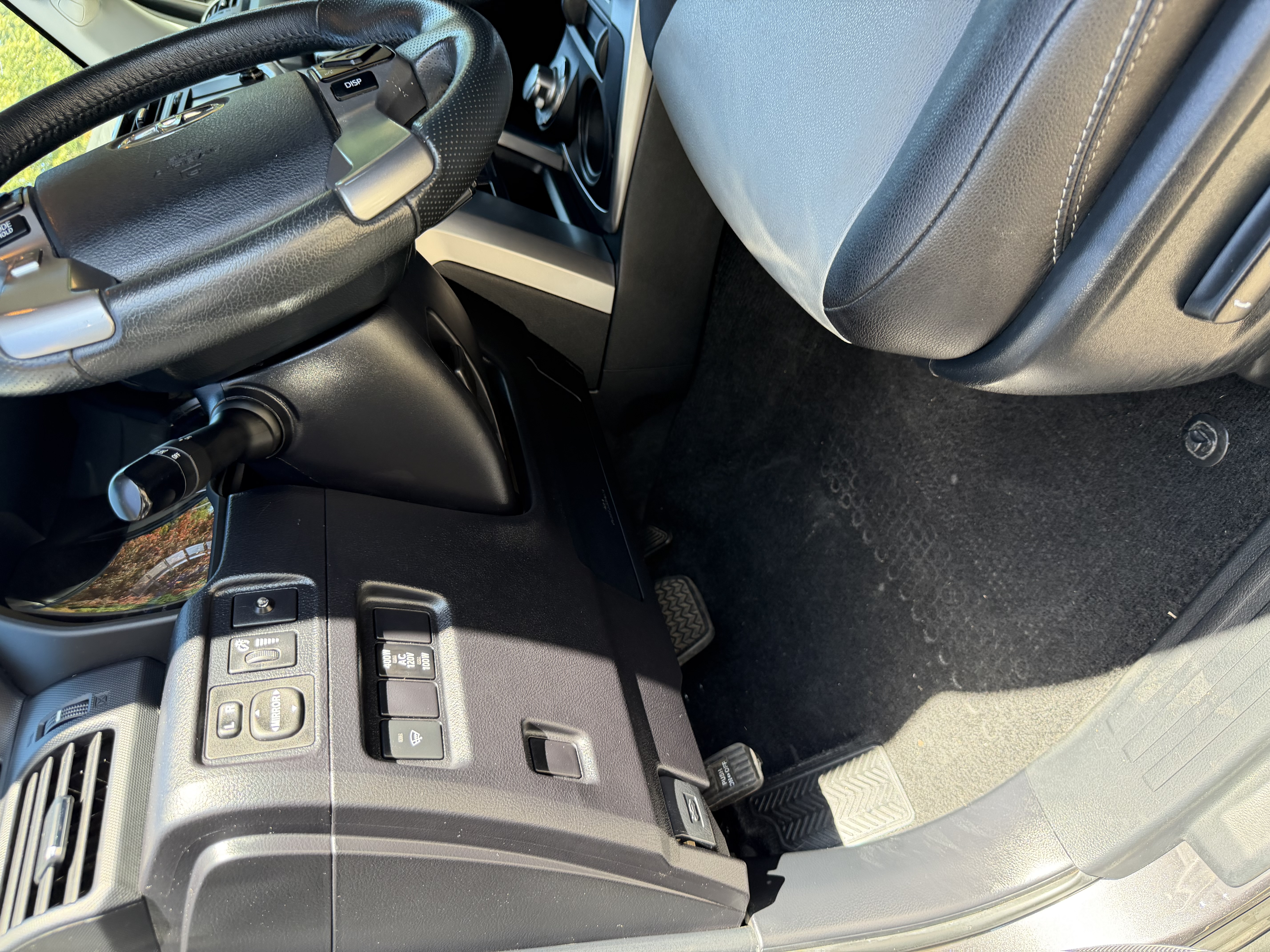 Used 2018 Toyota 4Runner SR5 Premium AWD/4WD image 15