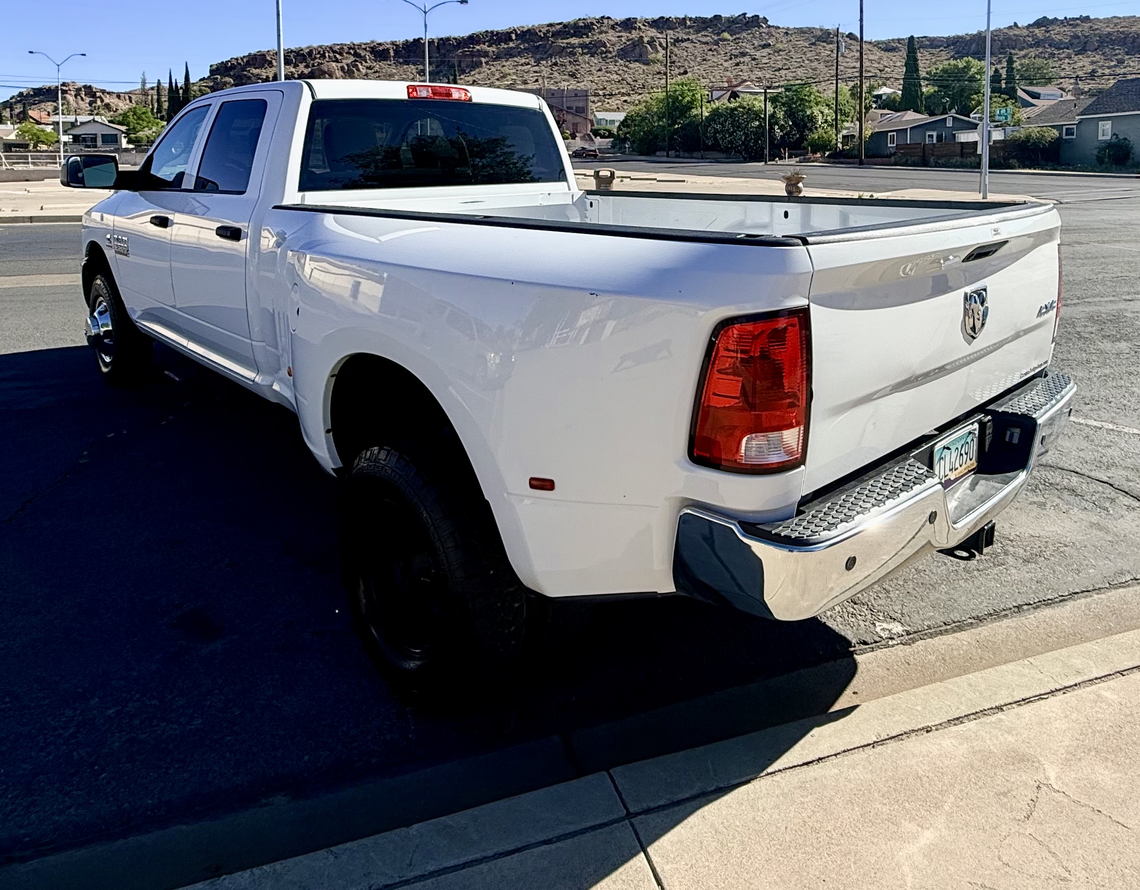 Used 2015 RAM 3500 Tradesman w/ Chrome Appearance Group AWD/4WD image 9