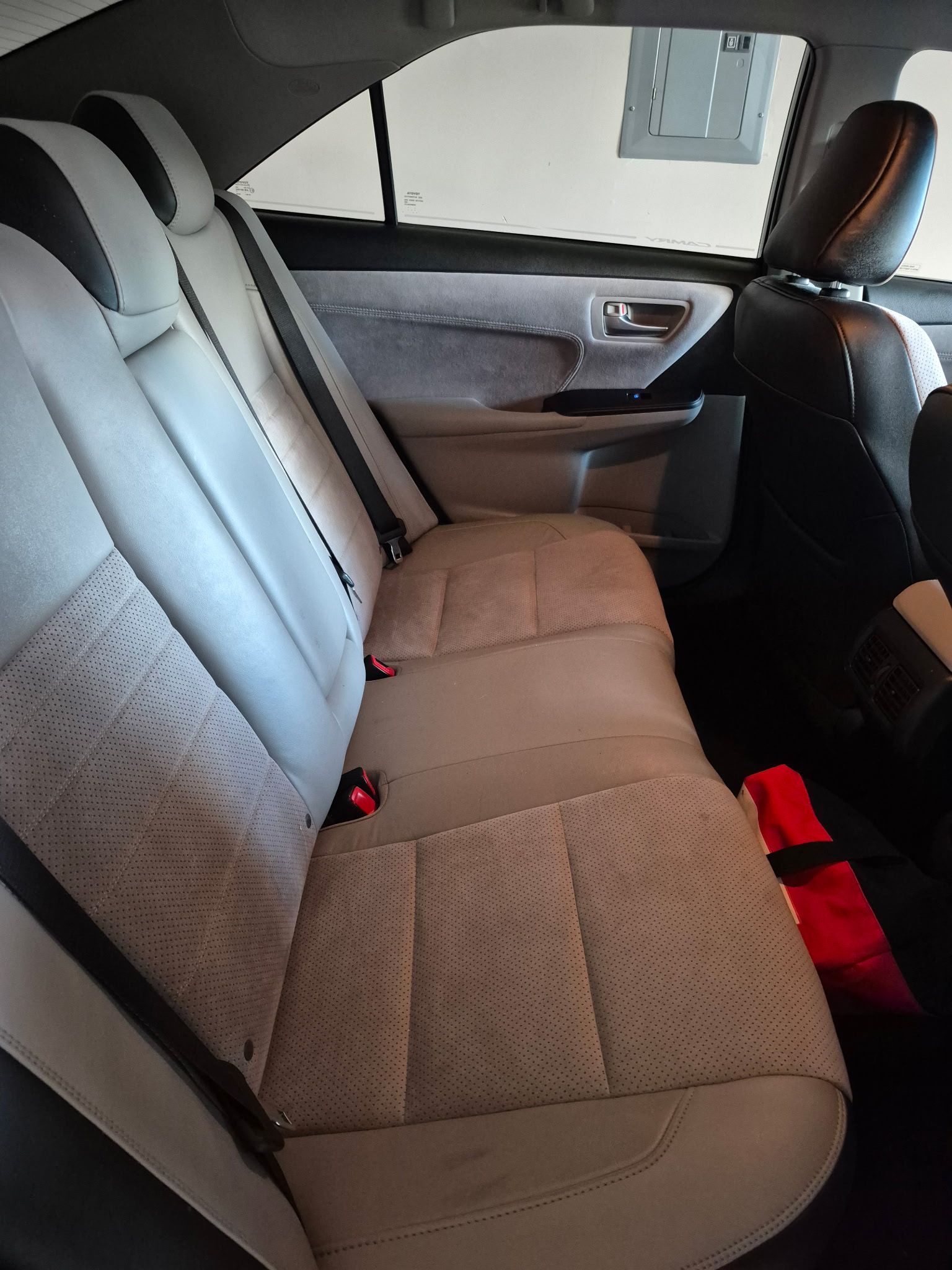 Used 2016 Toyota Camry XSE FWD image 6