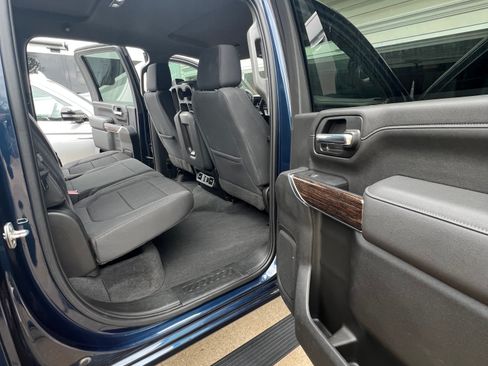 Used 2022 GMC Sierra 2500 SLE w/ Preferred Package AWD/4WD image 10