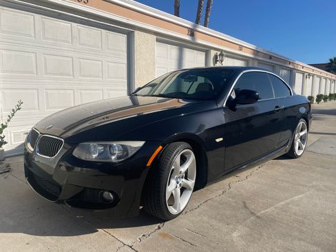 Used 2012 BMW 335i Convertible image 27