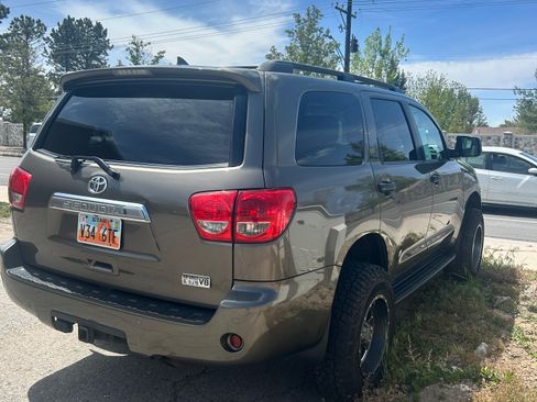 Used 2012 Toyota Sequoia Limited AWD/4WD image 4