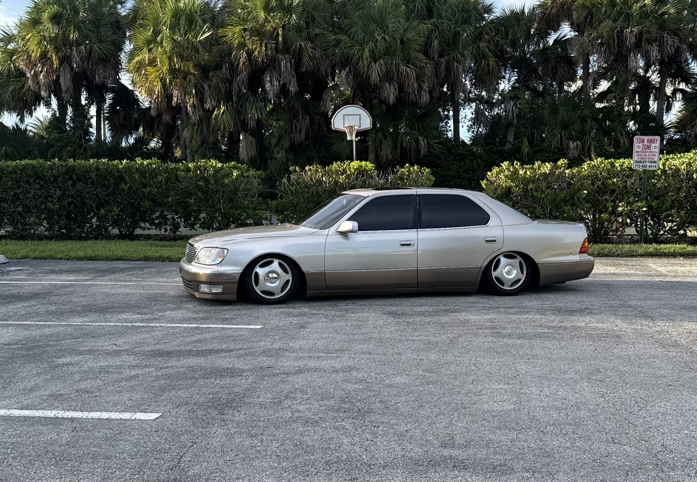 Used 1998 Lexus LS 400 RWD image 1