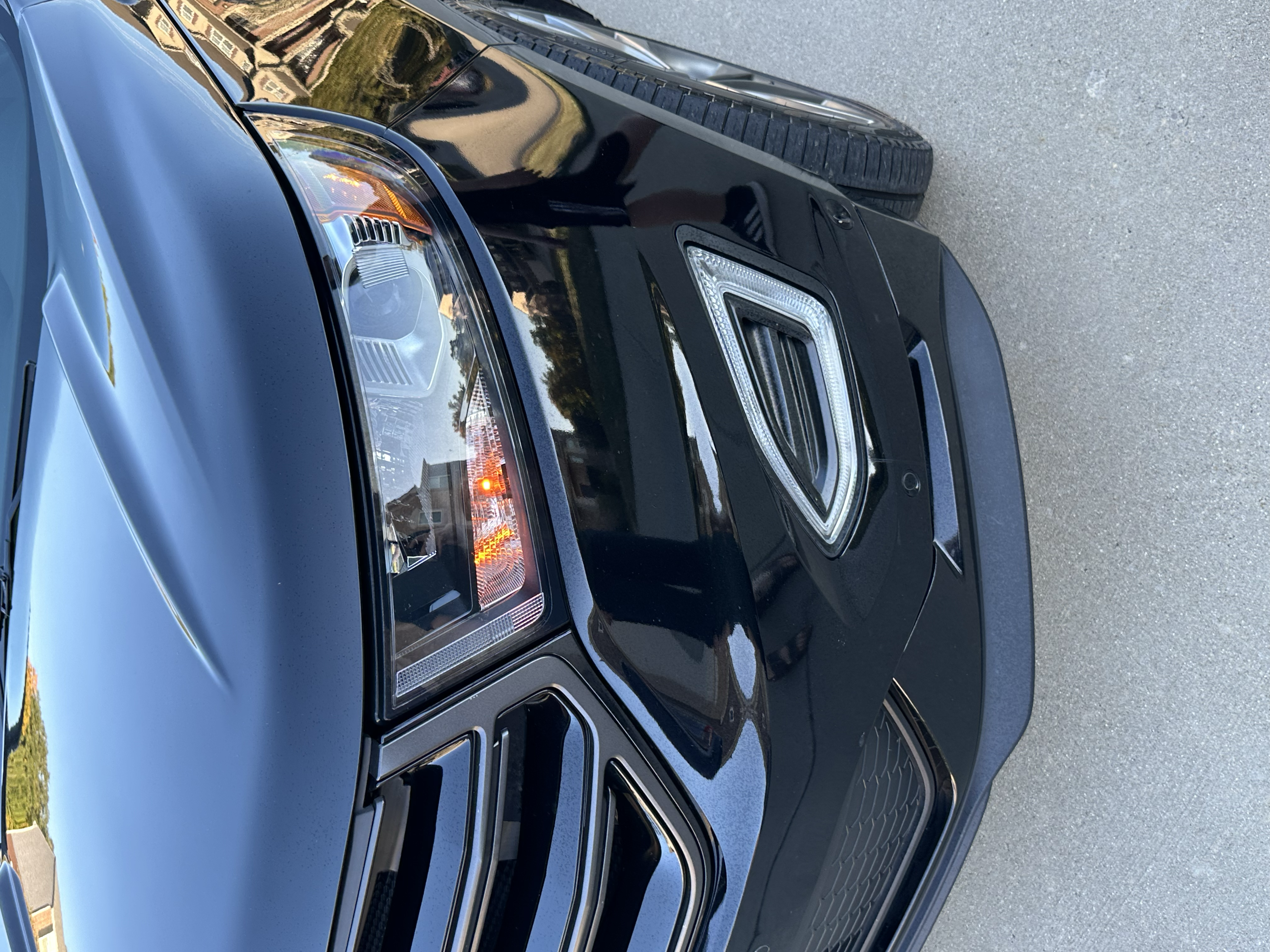 Used 2018 Ford Edge Sport w/ Equipment Group 401A AWD/4WD image 9
