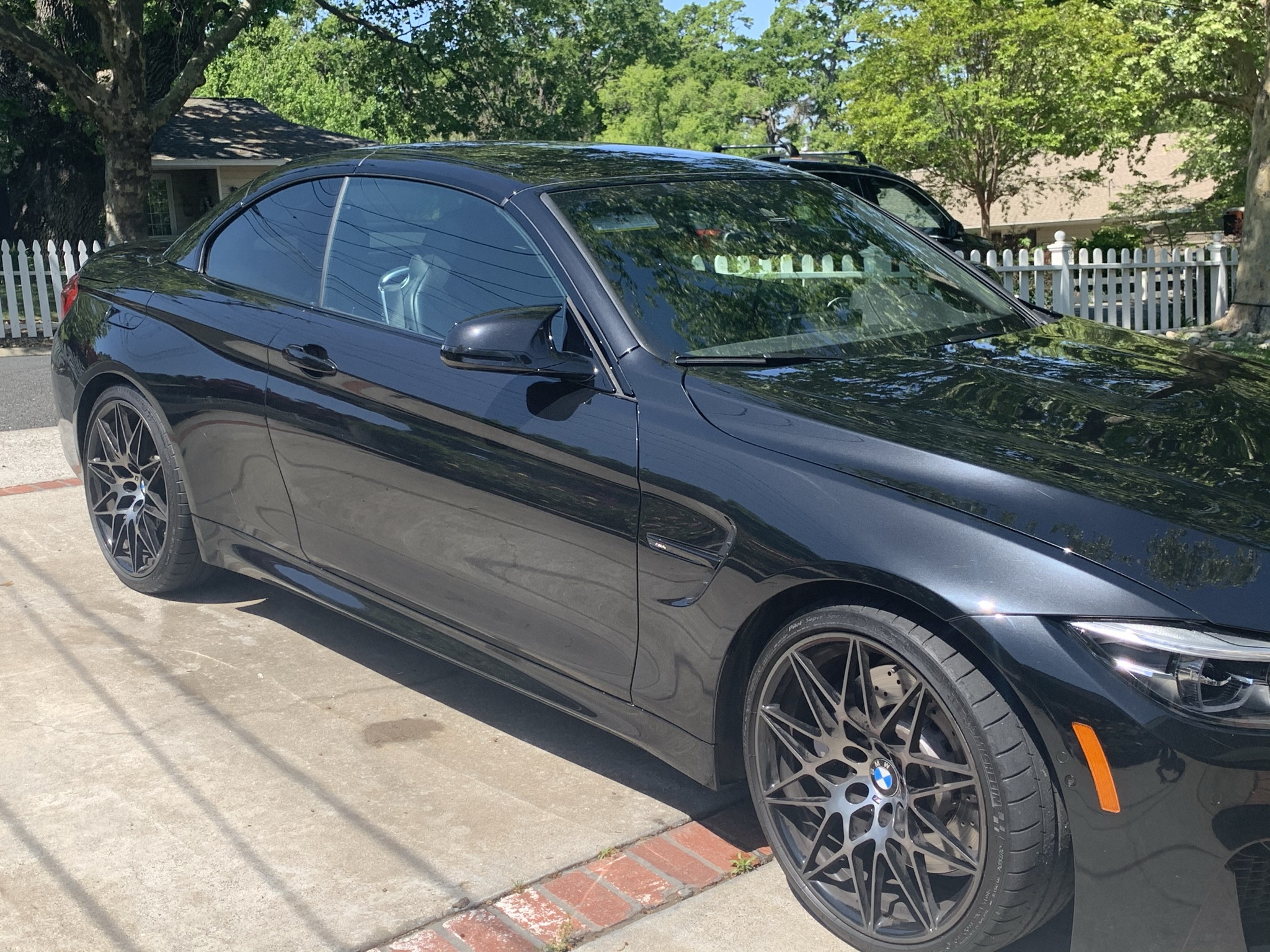 Used 2018 BMW M4 Convertible RWD image 10
