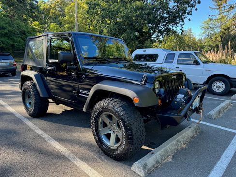 Used 2013 Jeep Wrangler Sport AWD/4WD image 2