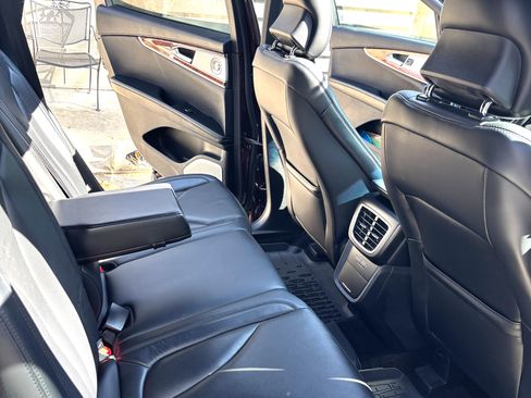 Used 2018 Lincoln MKX Reserve w/ Luxury Package AWD/4WD image 13