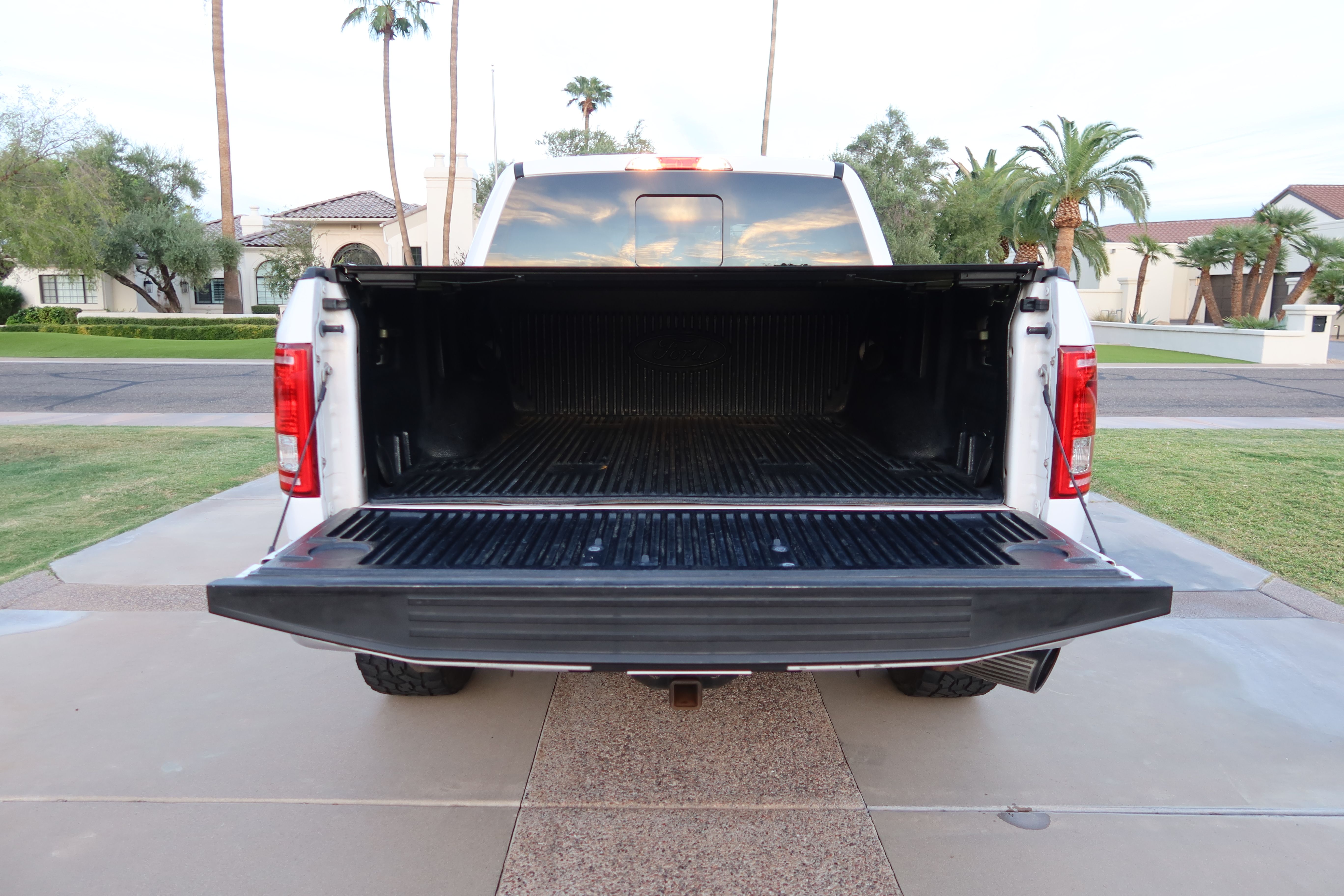 Used 2017 Ford F150 XLT w/ Equipment Group 302A Luxury AWD/4WD image 13