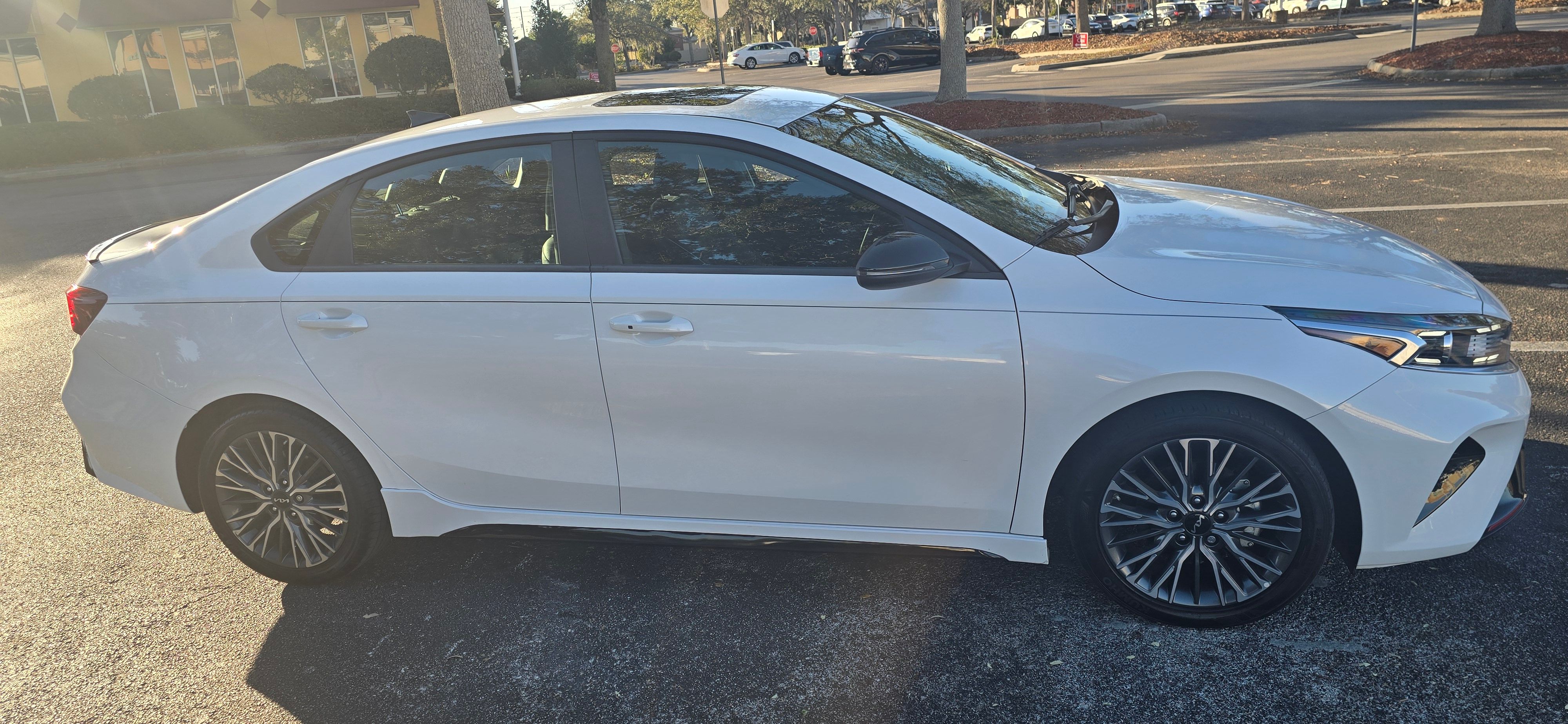 Used 2024 Kia Forte GT-Line w/ GT-Line Premium Package FWD image 2