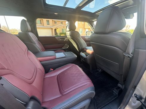 Used 2025 INFINITI QX80 Autograph w/ Autograph Exterior Package image 11