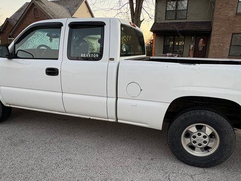 Used 2003 Chevrolet Silverado 1500 4x4 Extended Cab image 1
