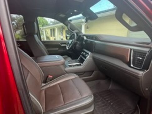 Used 2024 GMC Sierra 3500 Denali w/ Denali Reserve Package AWD/4WD image 10