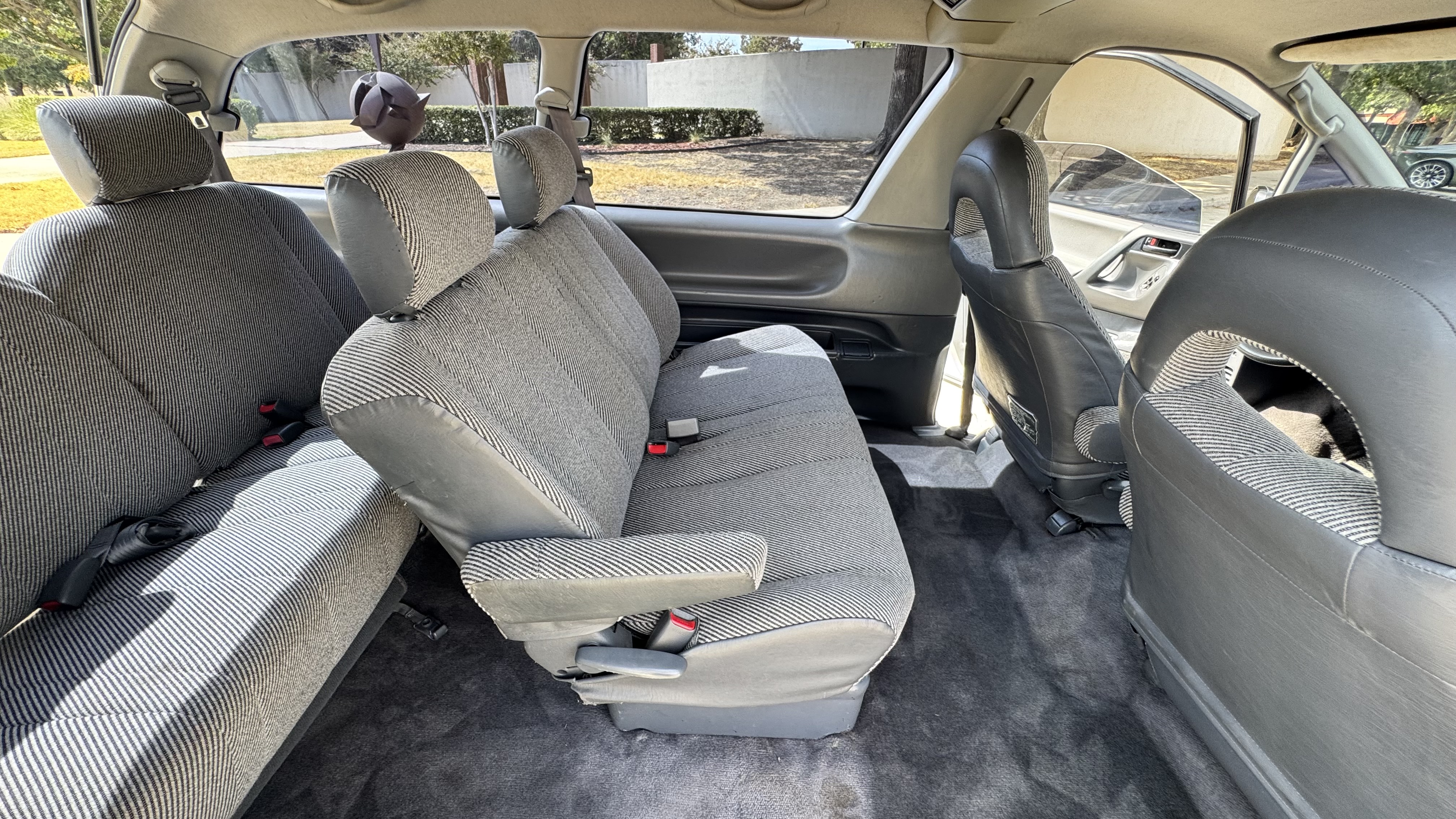 Used 1993 Toyota Previa Deluxe RWD image 26