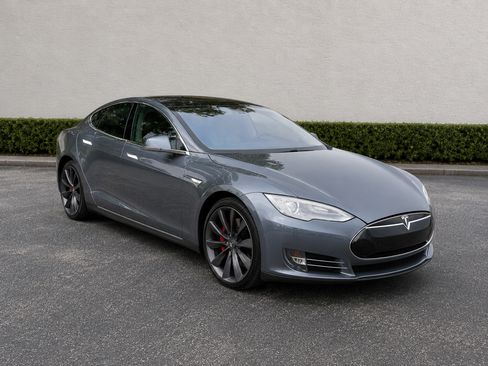 Used 2014 Tesla Model S P85 RWD image 6