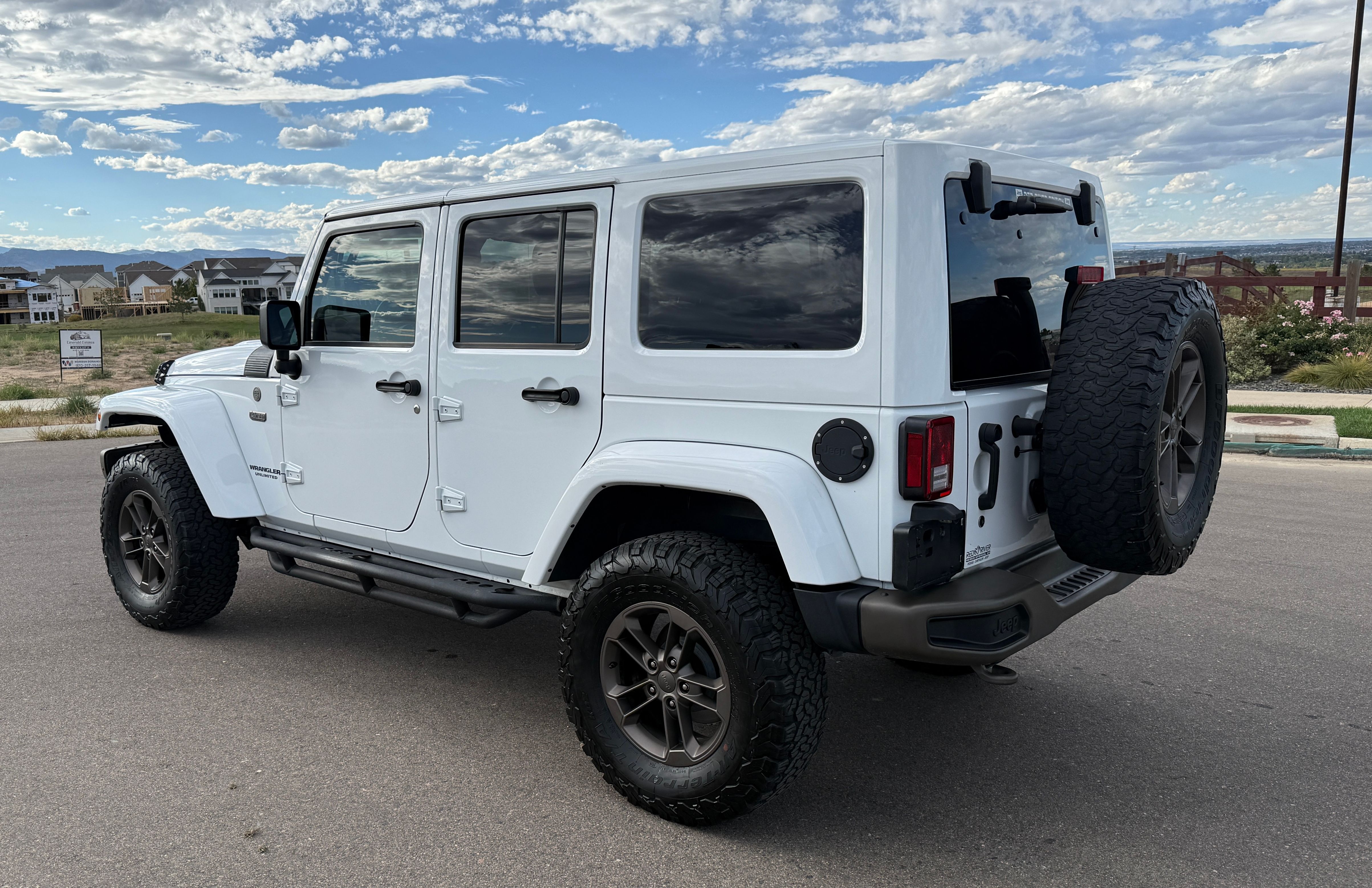Used 2017 Jeep Wrangler Unlimited Sahara AWD/4WD image 2